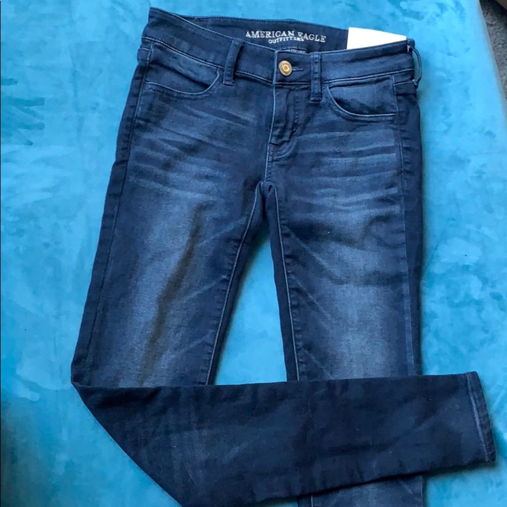 💙NWT AE Stretchy SuperLow Rise Jeggings💙